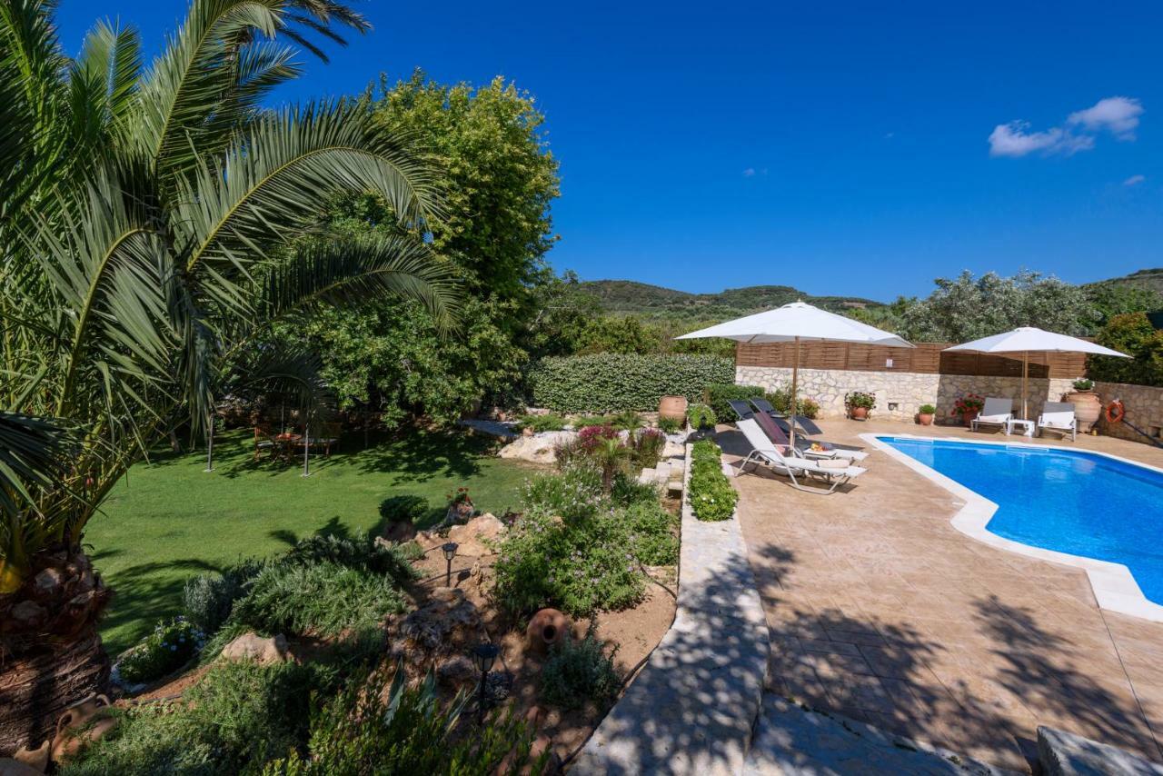 Alia Stone Villa-Ideal For Families-Heated Pool Nohia 외부 사진