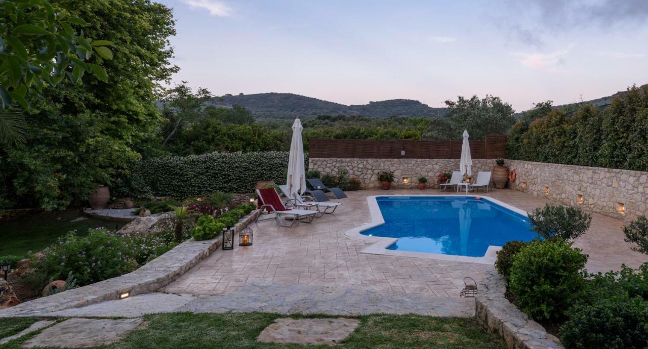 Alia Stone Villa-Ideal For Families-Heated Pool Nohia 외부 사진